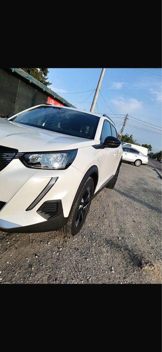 Vand Peugeot 2008 din 2023 stare impecabila