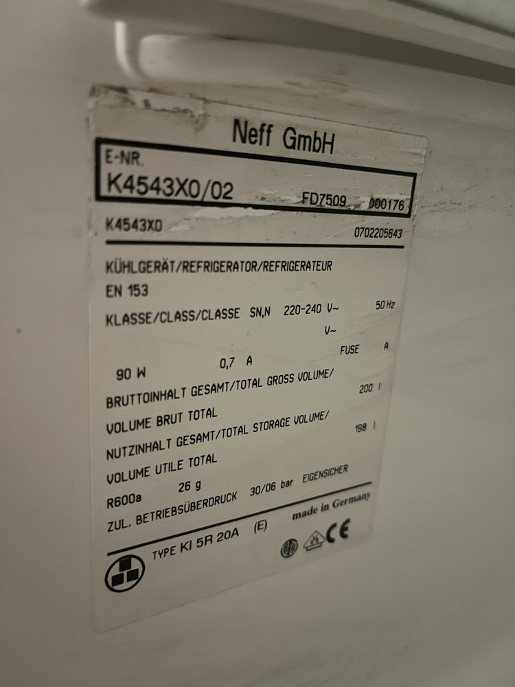 Хладилник за вграждане Neff