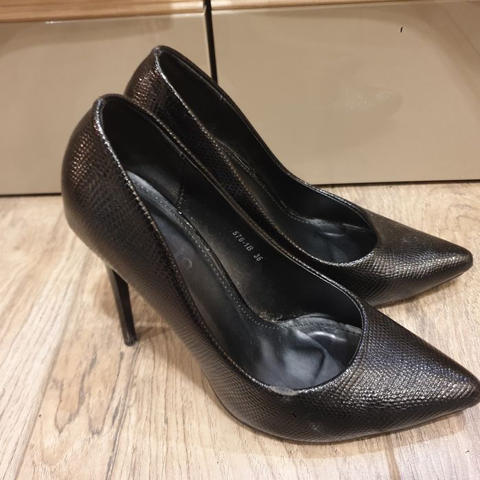 Дамски елегантни обувки на ток Roberto размер 36