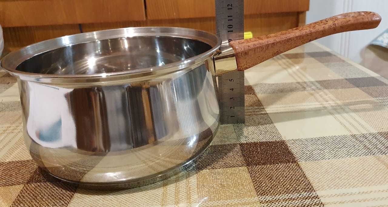 продам набор  кастрюль для любых видов плит (состоит из 6 шт кастрюль)