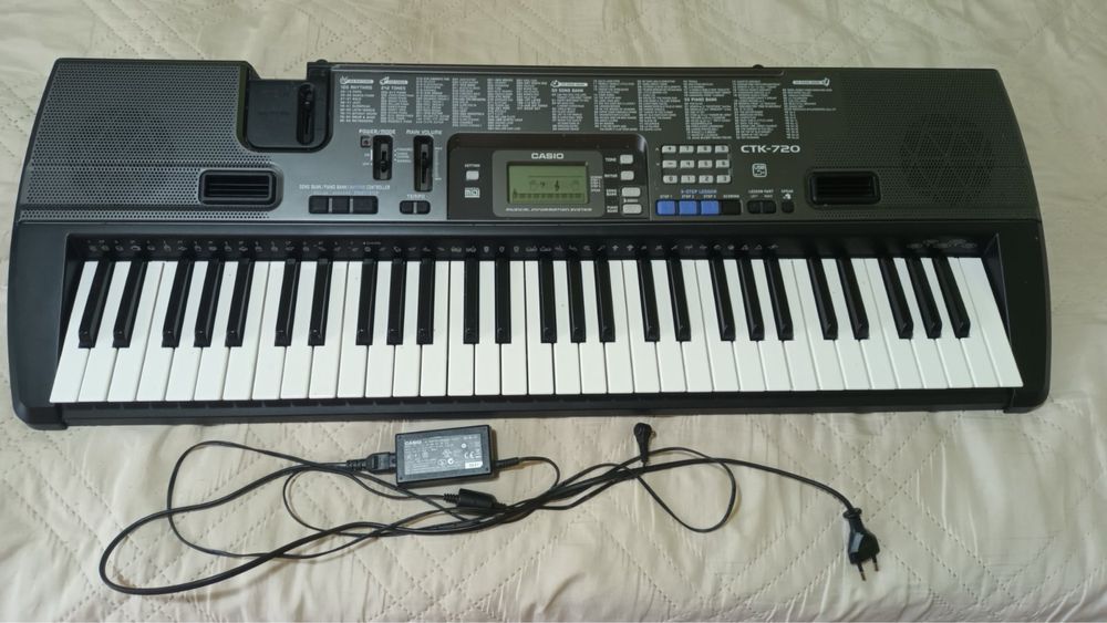 Синтезатор Casio CTK-720