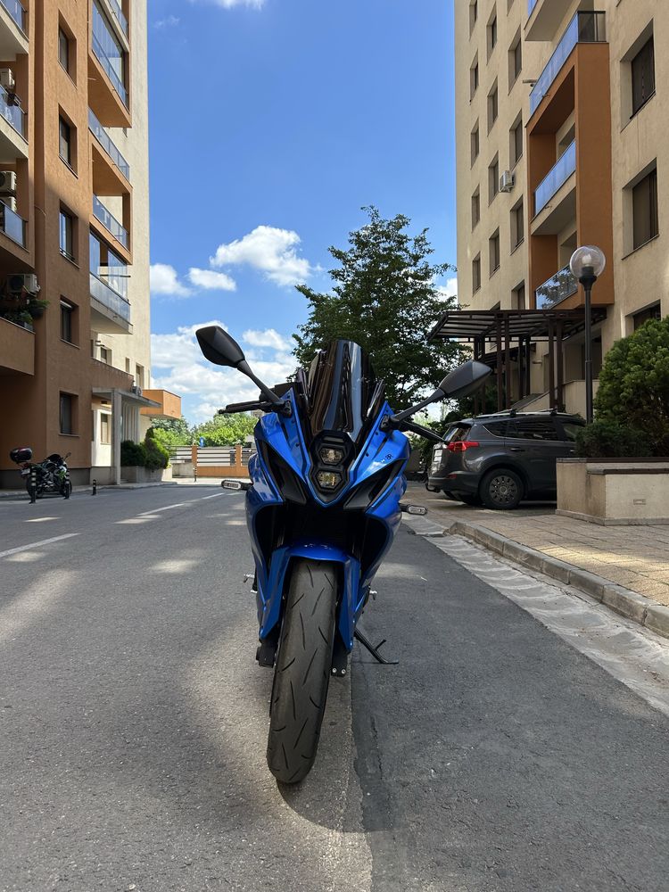 Suzuki GSX8R - Puig Z-Racing, Mic Power 6