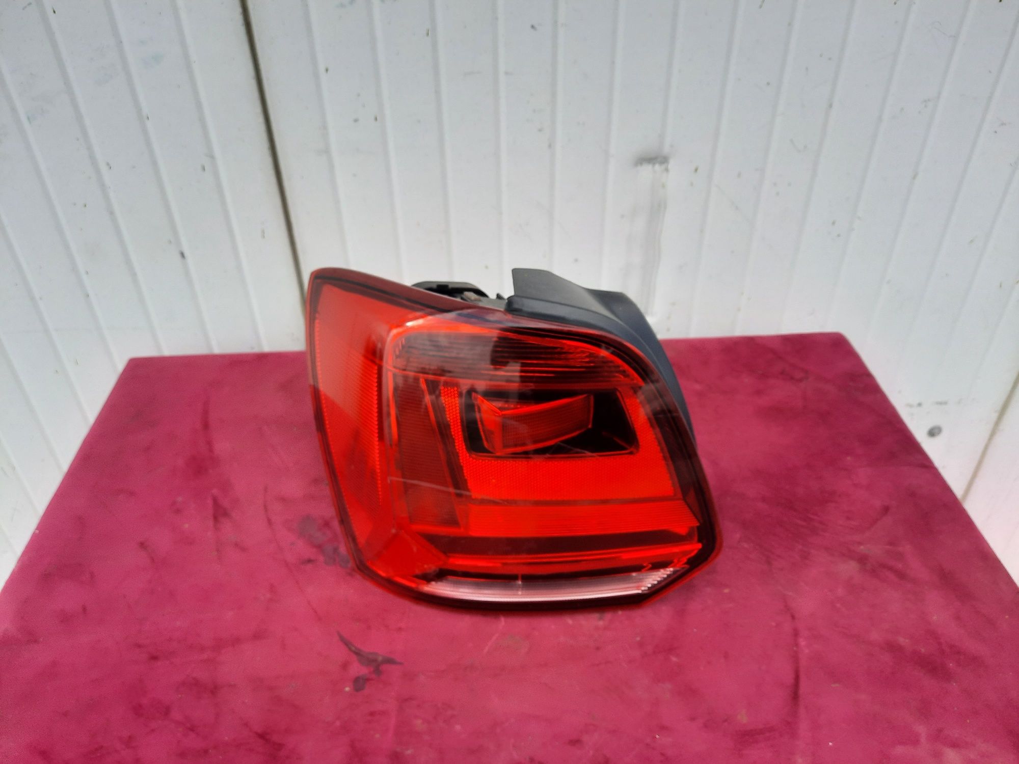 Stop lampa tripla stanga vw polo 6c