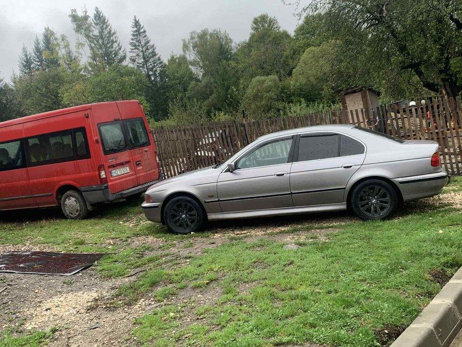 Vand BMW 5000lei sau schimb