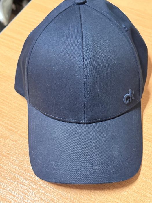 Vindem șapcă Calvin Klein