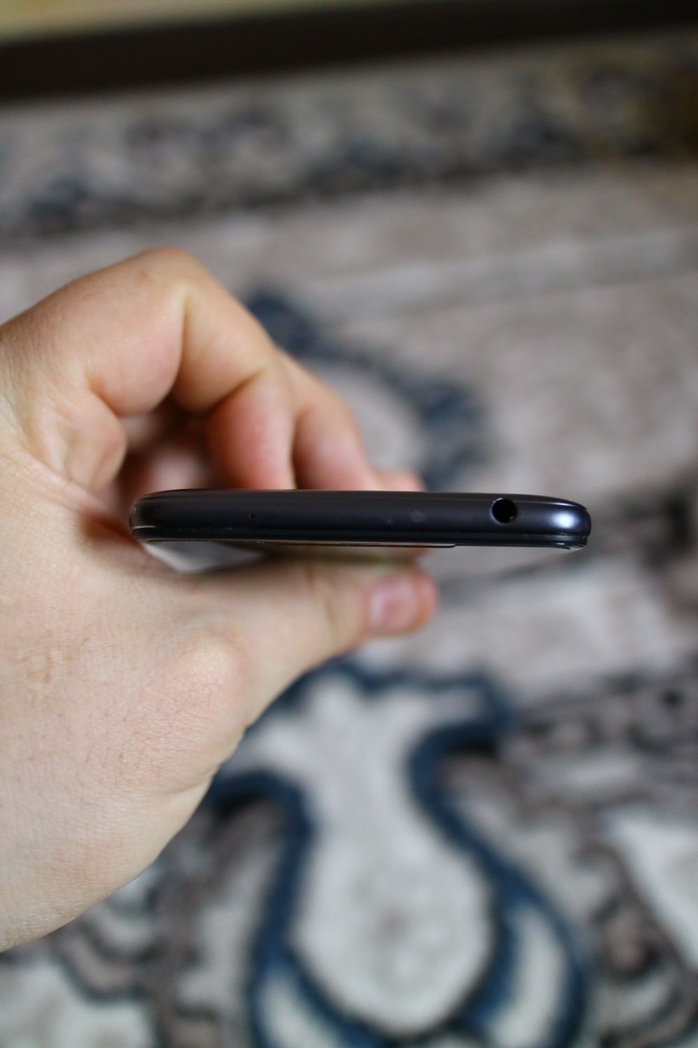 Poco F1 (flagman, snapdragon 845)