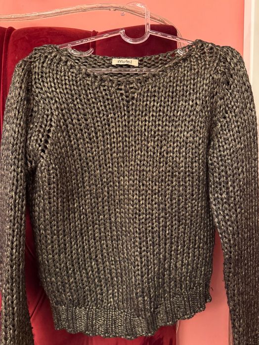 Дамски пуловер нишки