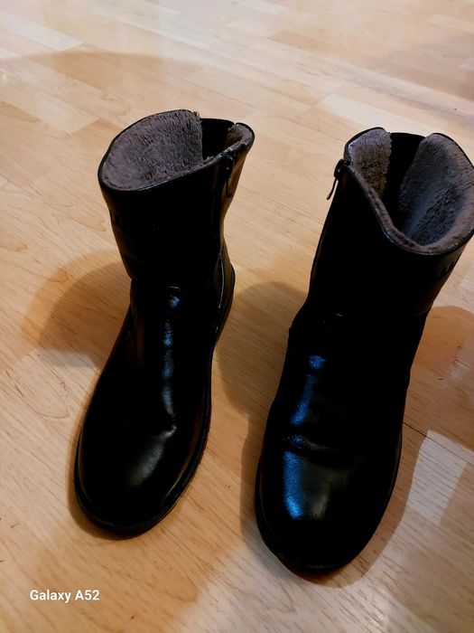 Продавам мъжки боти