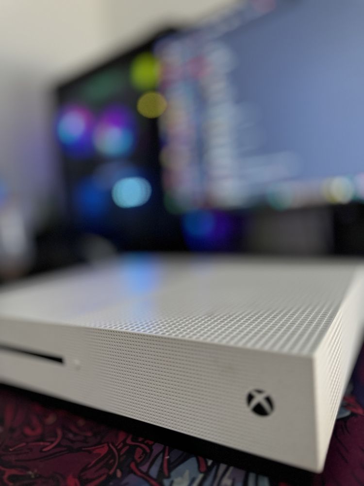 Vând xbox one s