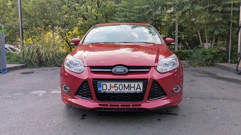 Ford Focus Ford Focus roșu 2014 gata de drum baterie NOU-NOUȚĂ august 2025