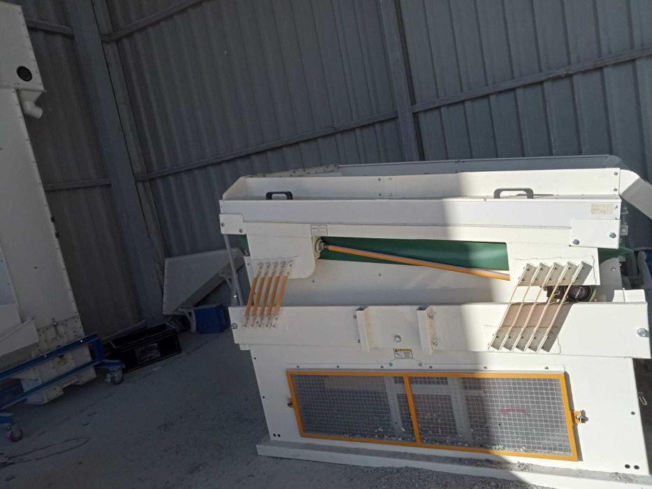 Mașină de curățat semințe / Destoner