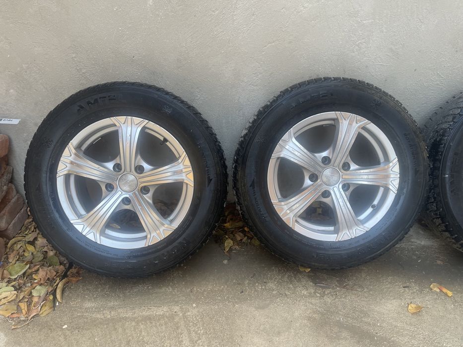 Продается зимние шины с дисками