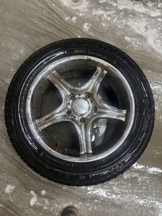 Продам шины зимние с дисками