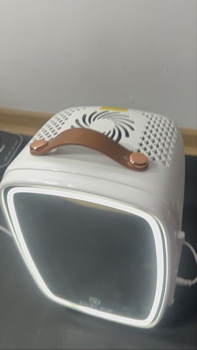 Frigider cosmetica NOU