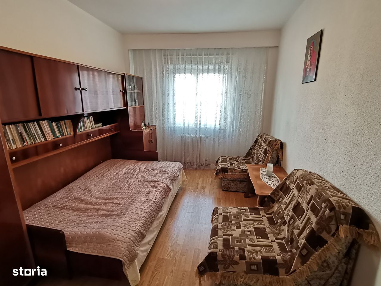 INCHIRIEZ apartament 3 camere decomandat, zona Centrala