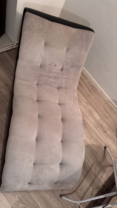 Sezlong textil in stare foarte buna