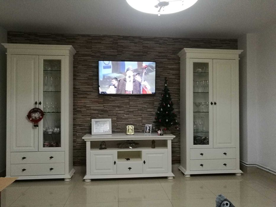 Vitrina lemn masiv Mona, 2 usi + 2 sertare, alb