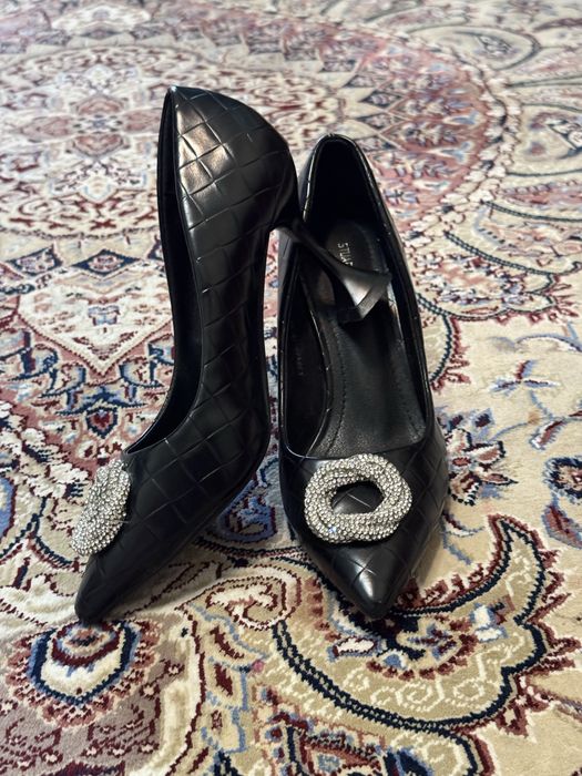 Женские туфли и макасима