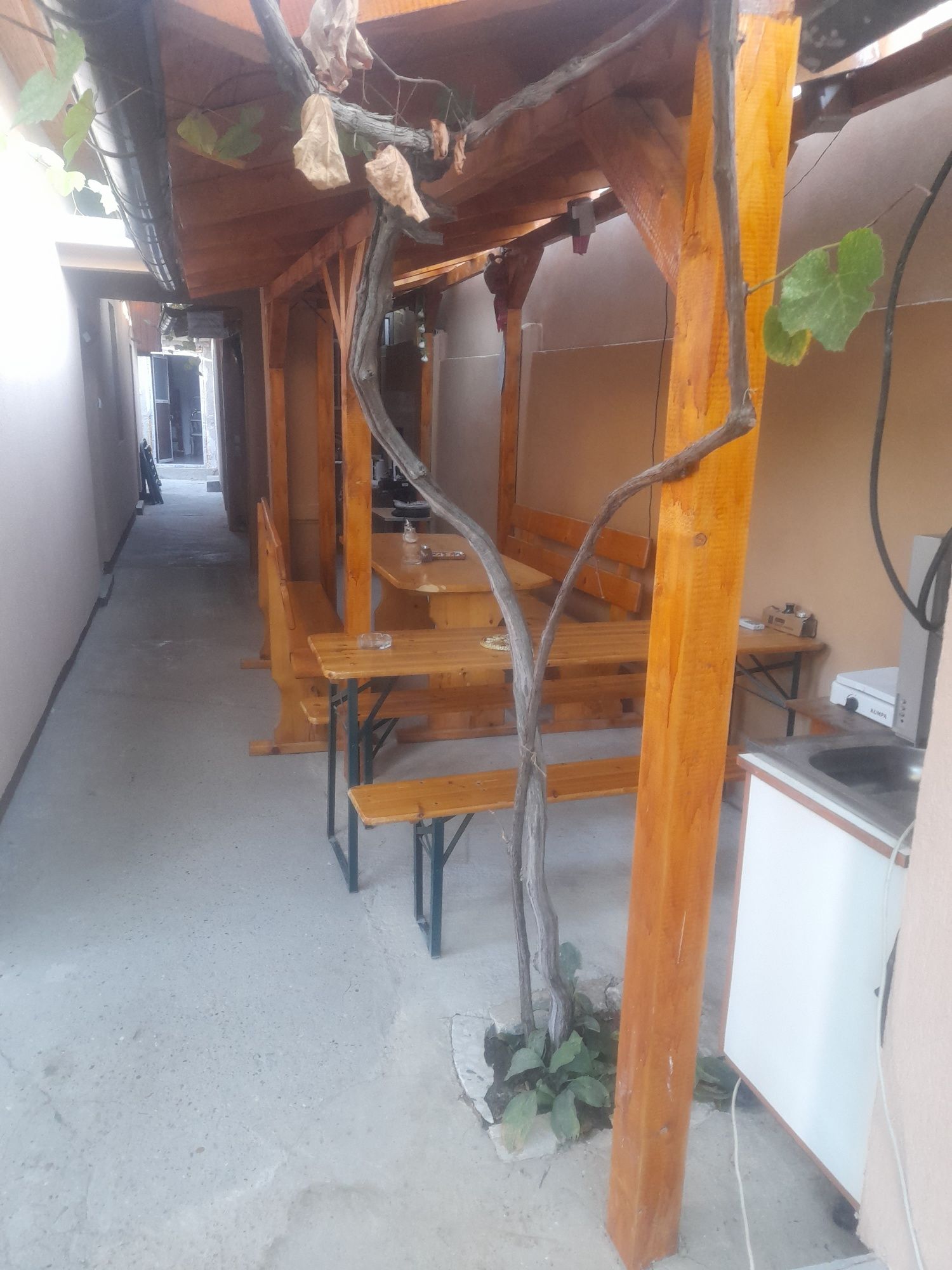 Ofer cazare în Eforie Nord la casa si curte