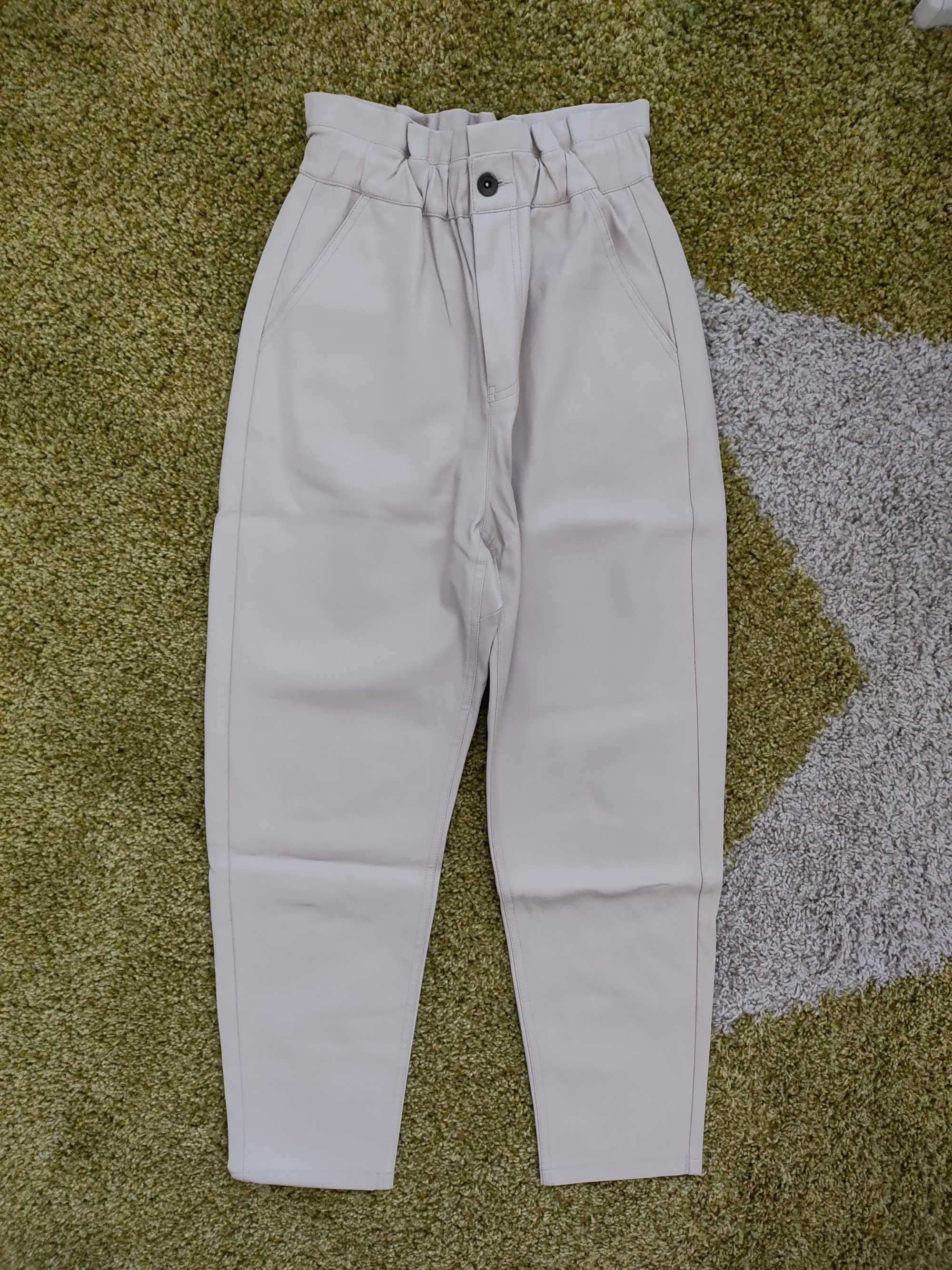Дамски дънки и панталони Zara