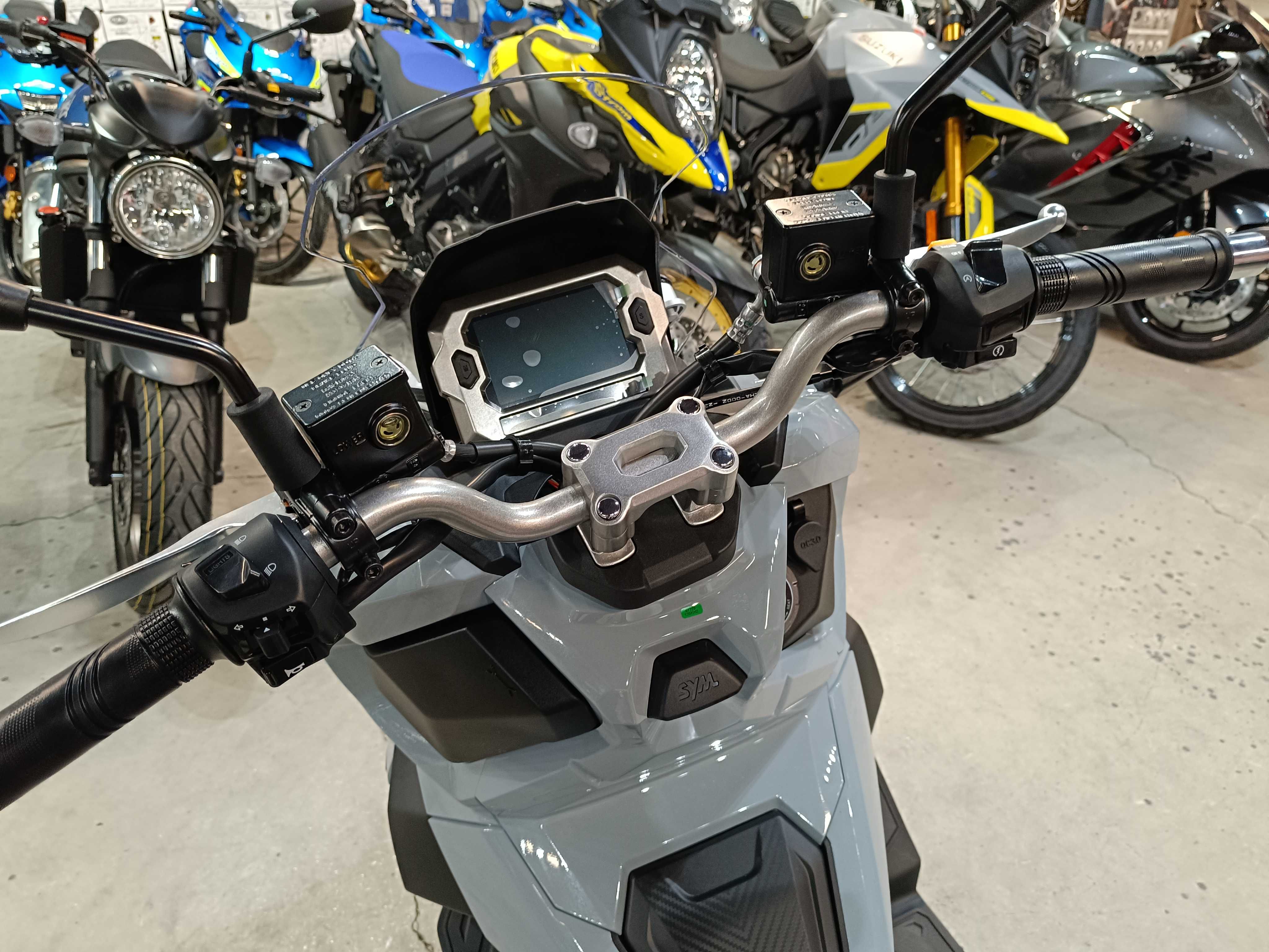 Scuter SYM ADX 125-se conduce cu B125 - livrare stoc EST BIKE