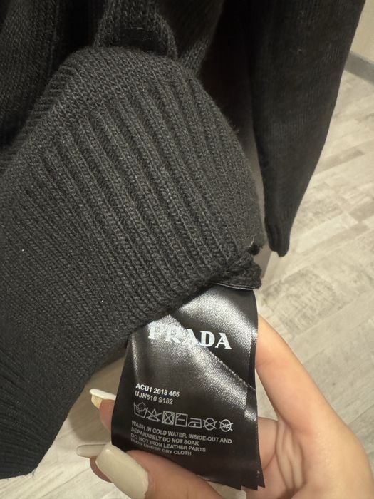 Нов Пуловер PRADA