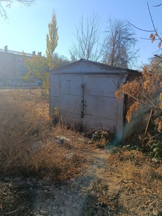 Продам гараж железный срочно