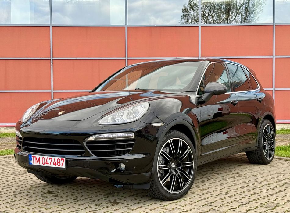 Porsche Cayenne Diesel / 3.0 V6 TDI 245 CP Tiptronic 8+1 / 4x4 / Piele Neagra / Xenon