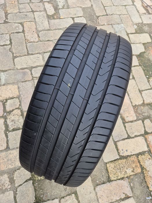 O bucată 265 45/40 R21 vară - una Pirelli Bridgestone Hankook