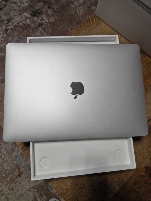 Apple MacBook Air 13-inch, procesor Apple M1