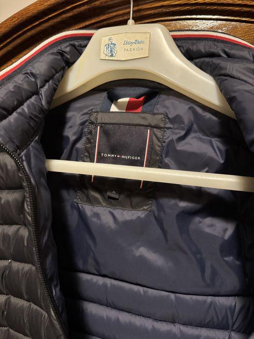 Geaca Tommy Hilfiger xl  originala
