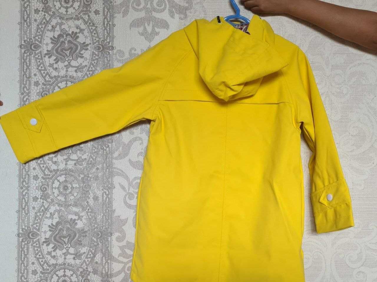 Желтая куртка-дождевик для девочек 5-6 лет