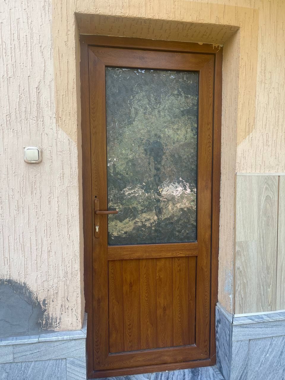 Акфа пласт эшиклар срочно сотилади