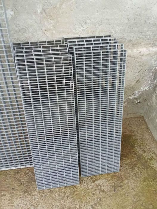 Trepte metalice zincate