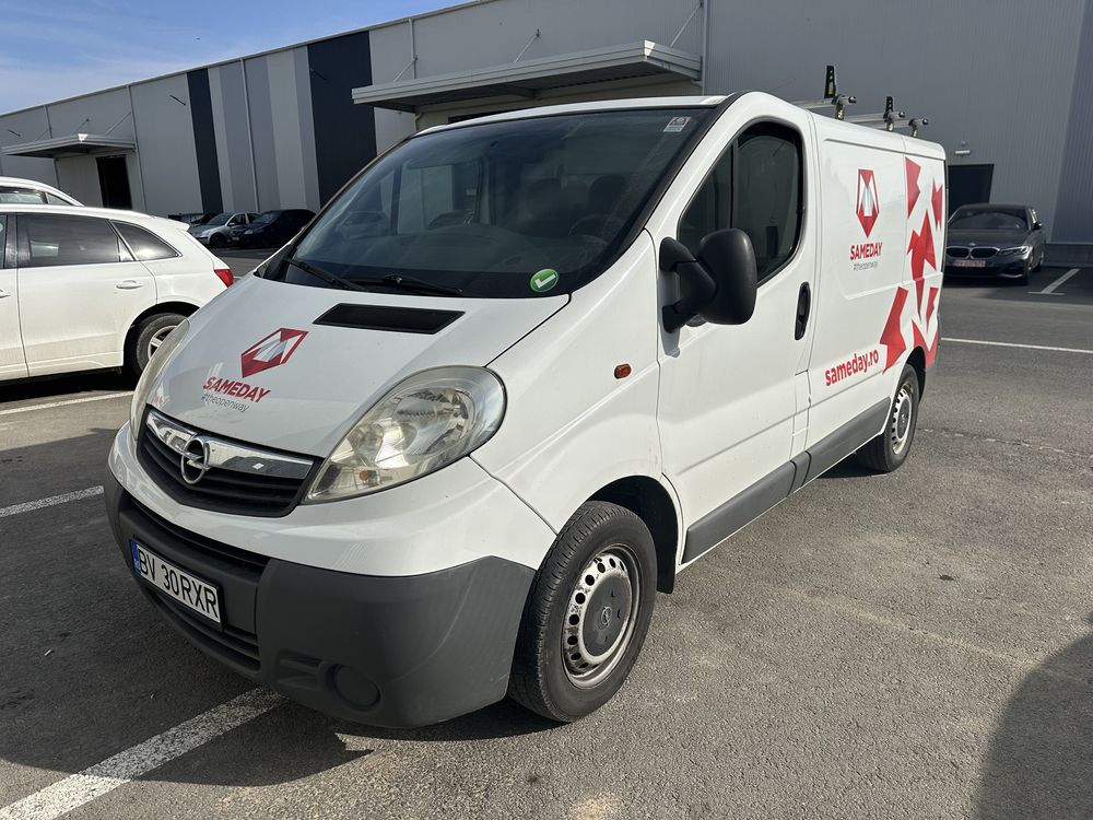 Vand 2 buc Opel Vivaro