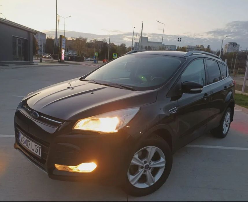 Ford Kuga Ford Kuga anul 2015 motor 2.0 diesel 4x4 euro 6 cp 150 manuala 6+1