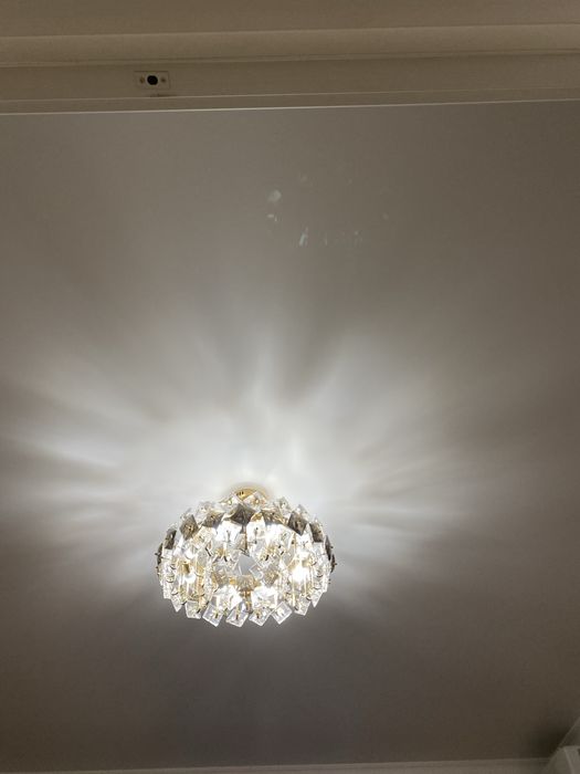 Продам люстру в отлчином состоянии