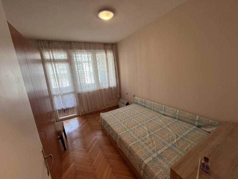 Дава се под наем Двустаен апартамент в Бургас, Център - 55 кв.м за 306 € - Снимка #5