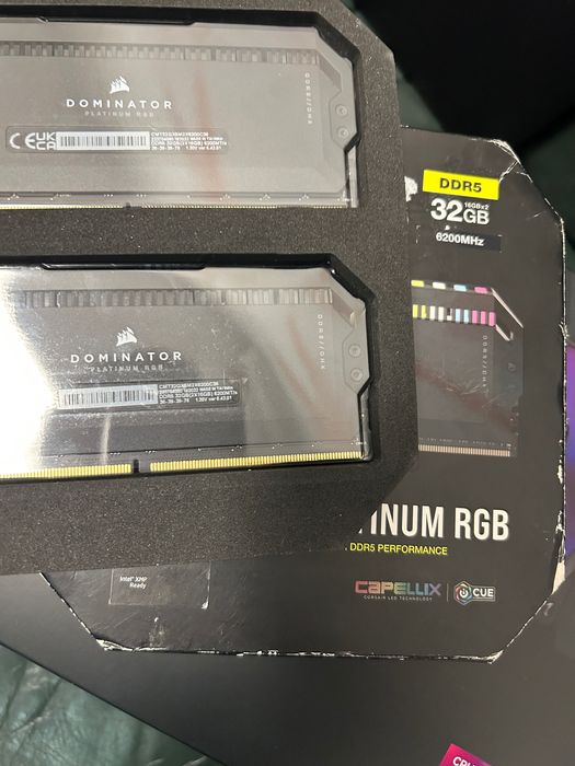 Kit Memorie Corsair Dominator Platinum RGB,32GB, DDR5-6200MHz- nou
