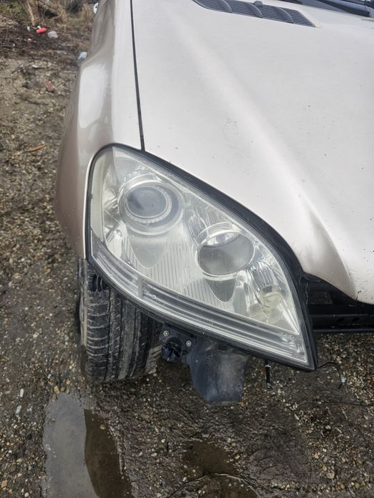 Far dreapta stânga  pentru Mercedes ML w164 an 2008