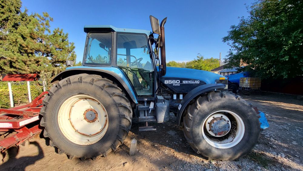 Tractor New Holland 8560
