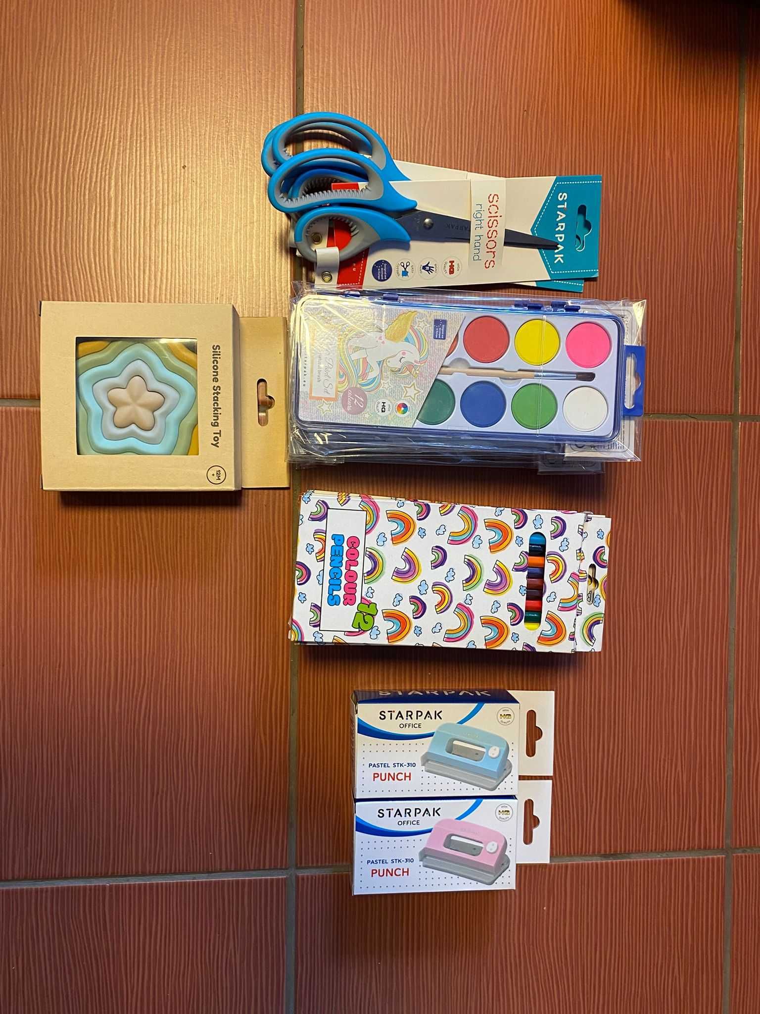 Vând stoc produse pentru bebeluși/copii și școală, engros
