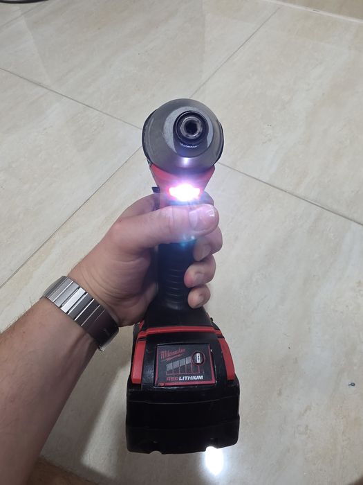 Pistol impact biți Milwaukee M18 CBLID