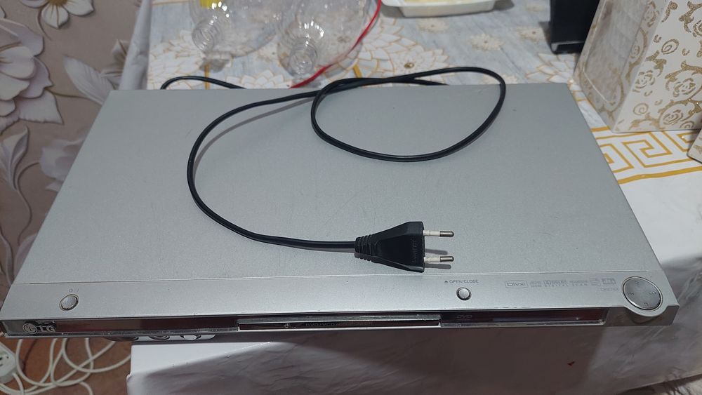 Продам   DVD Рабочий  в отличном состоянии