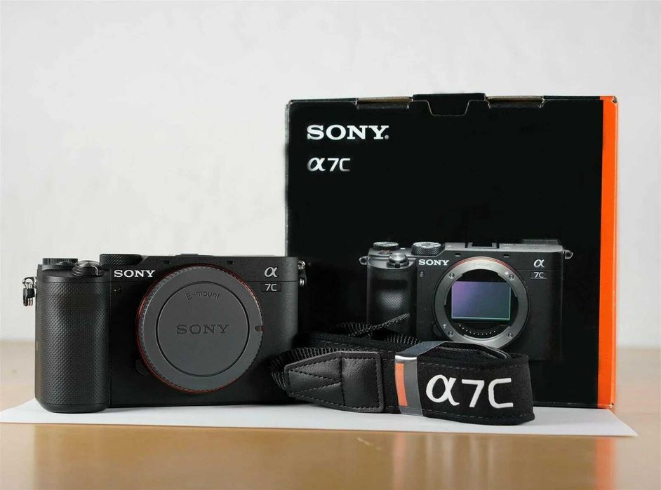 Sony A7C + Sony 1.8 50mm + 2 батарейки + зарядка + флешка