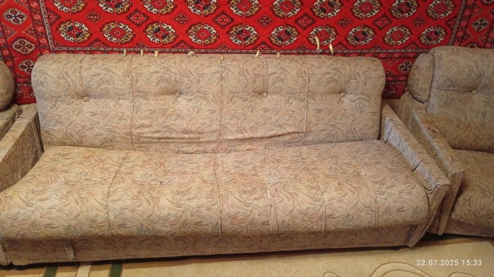 Продается диван и два кресла б/у