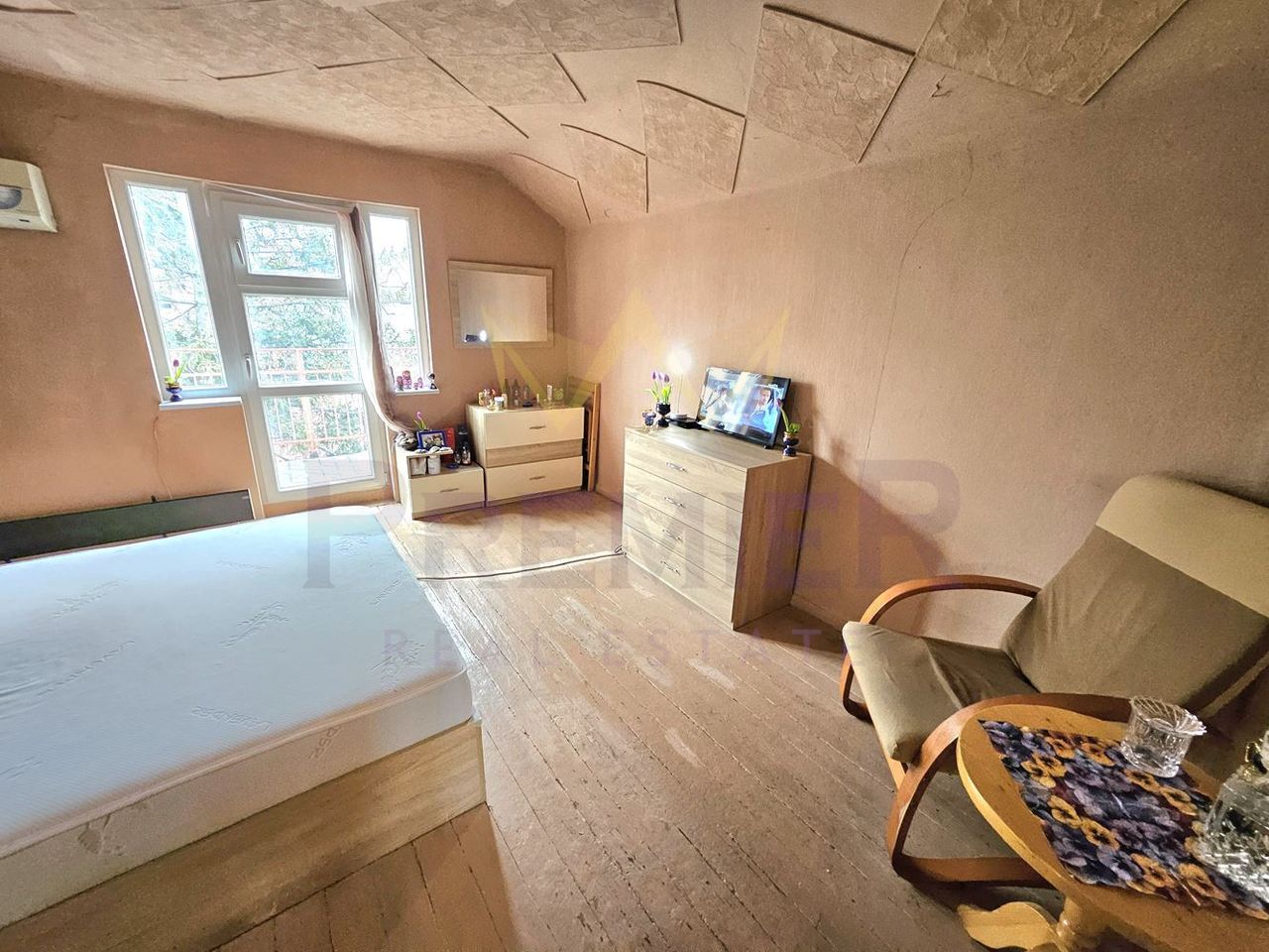 Продава се Етаж от къща в София, Център - 87 кв.м за 2299 €/кв.м - Снимка #1