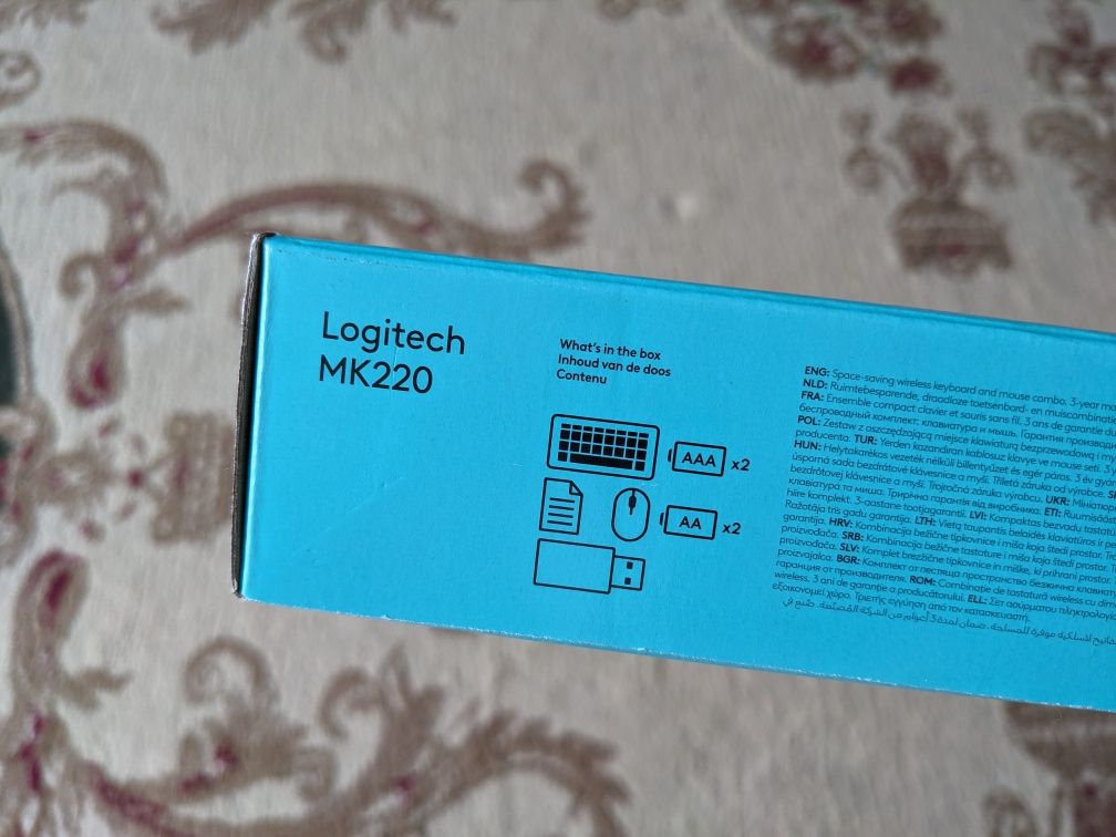 Logitech MK220 беспроводная мышка и клавиатура