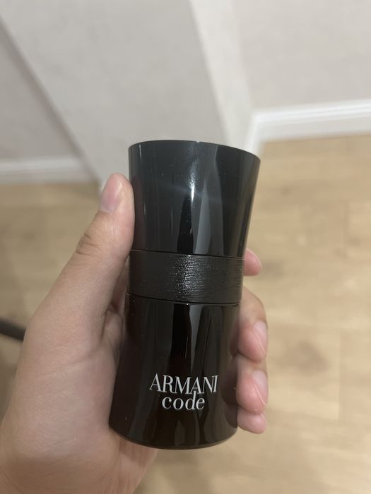 Продам парфюм Armani code