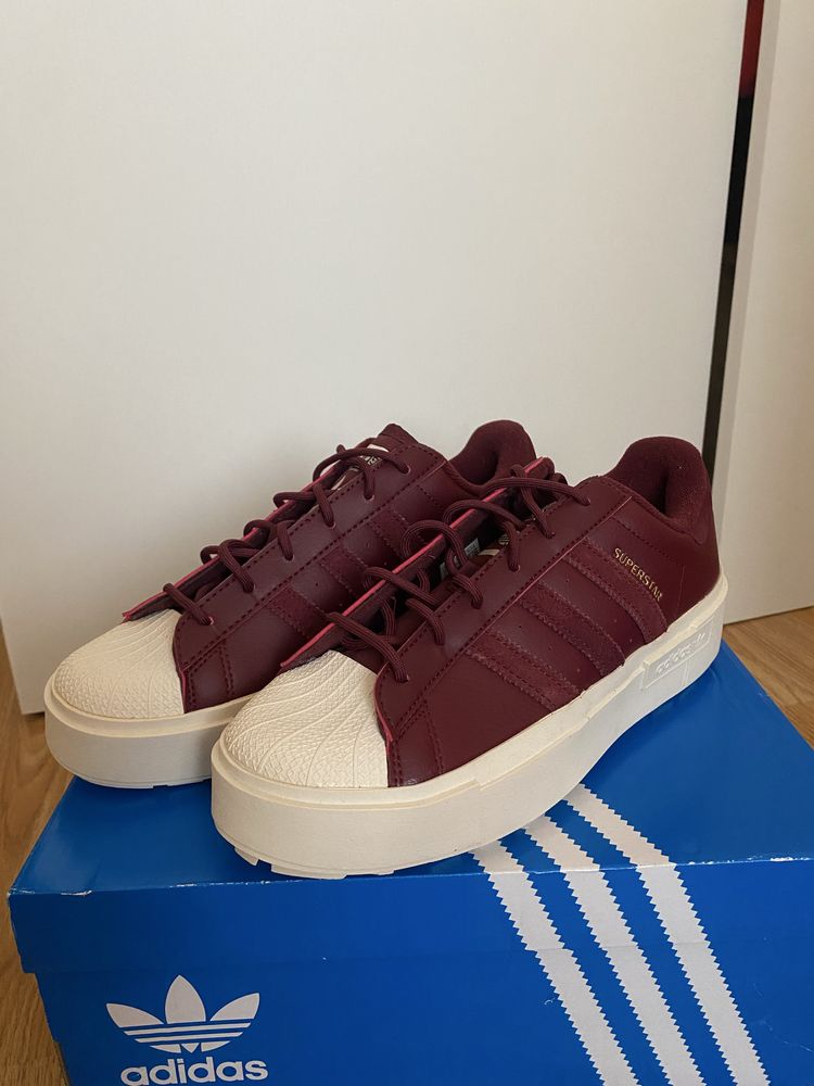 Маратонки Adidas Bonega